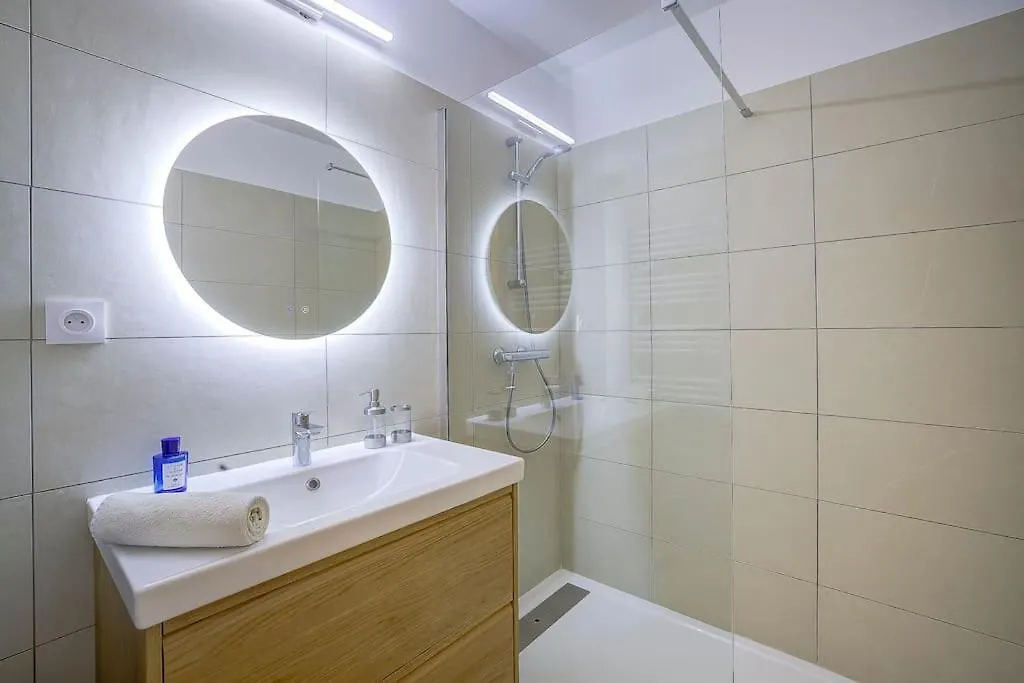 Studio Vue Mer, Piscine - Tennis Antibes France